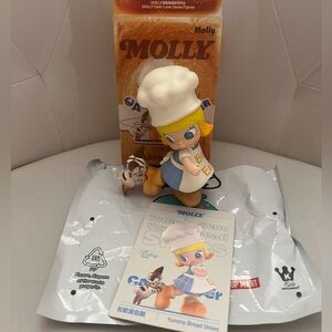 Molly Carb Lover Figure - Yummy Bread Shoes